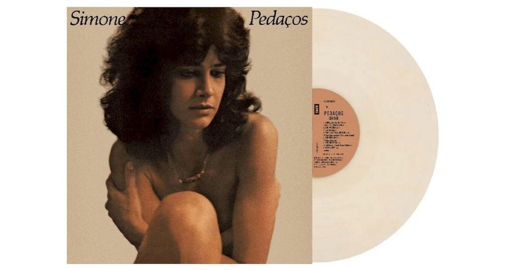 Simone relança o clássico 'Pedaços' em vinil creme opaco